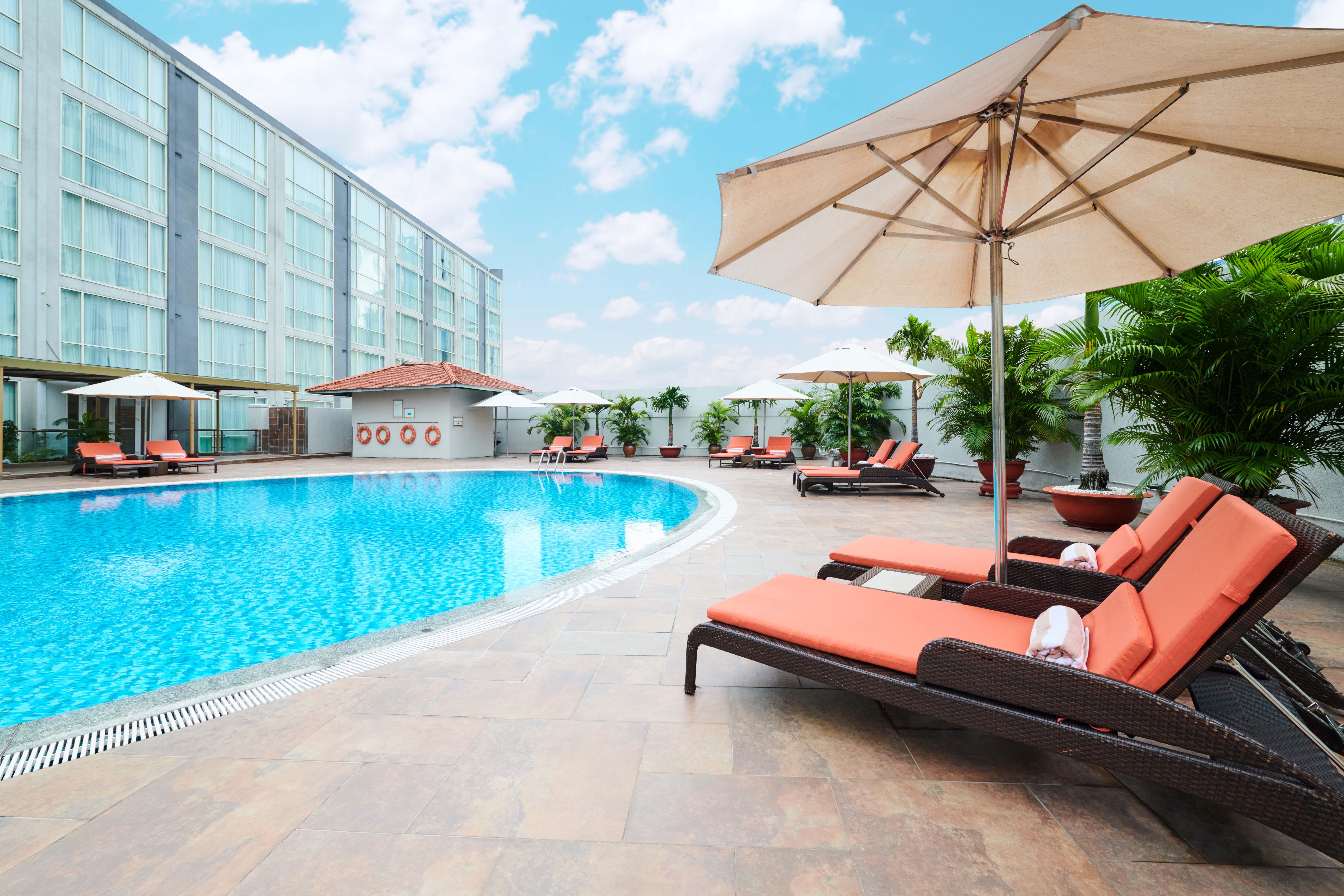 Eastin Grand Hotel Saigon Ho Chi Minh-Byen Eksteriør billede The pool at the hotel