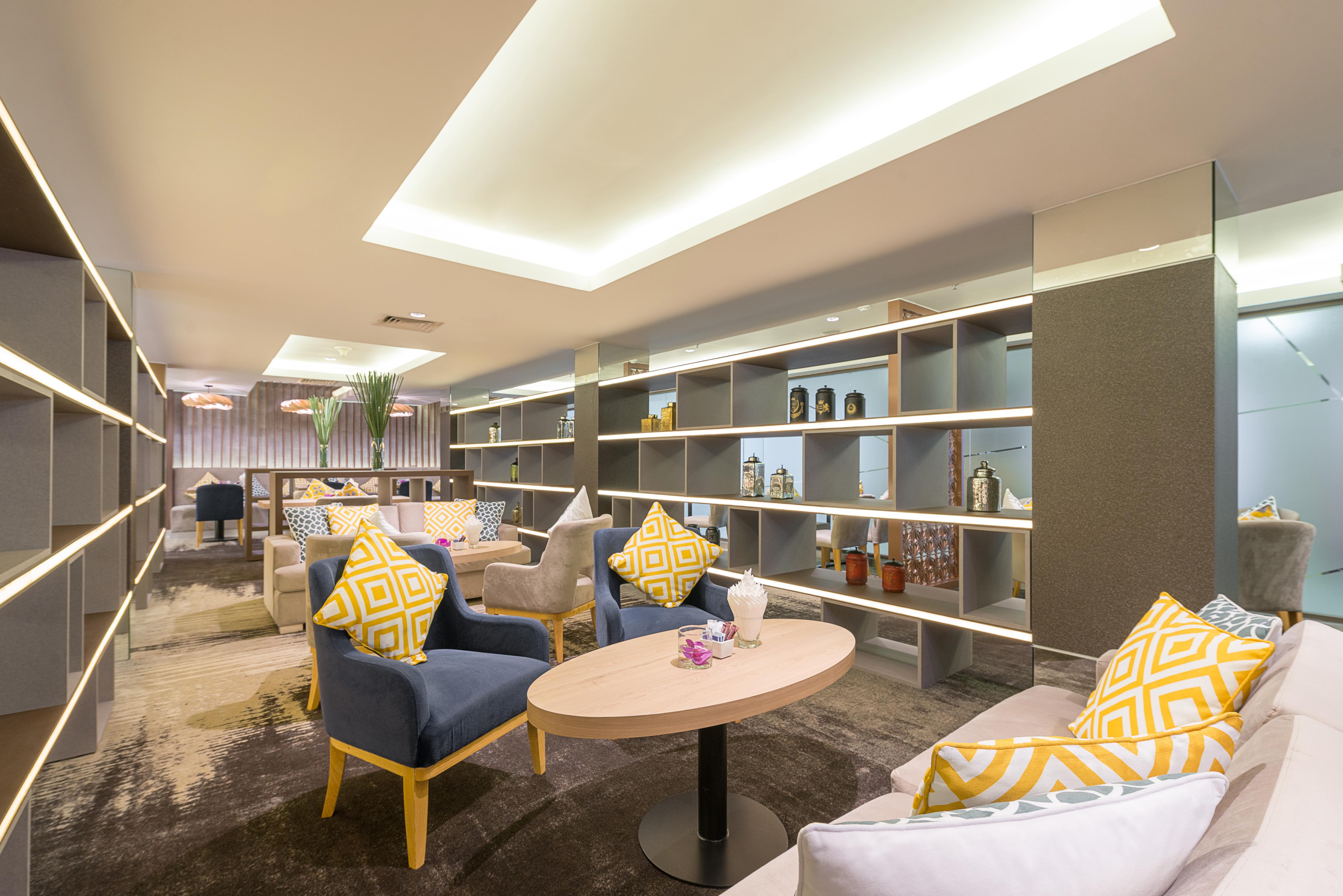 Eastin Grand Hotel Saigon Ho Chi Minh-Byen Eksteriør billede The Royal Orchid Lounge at Suvarnabhumi Airport