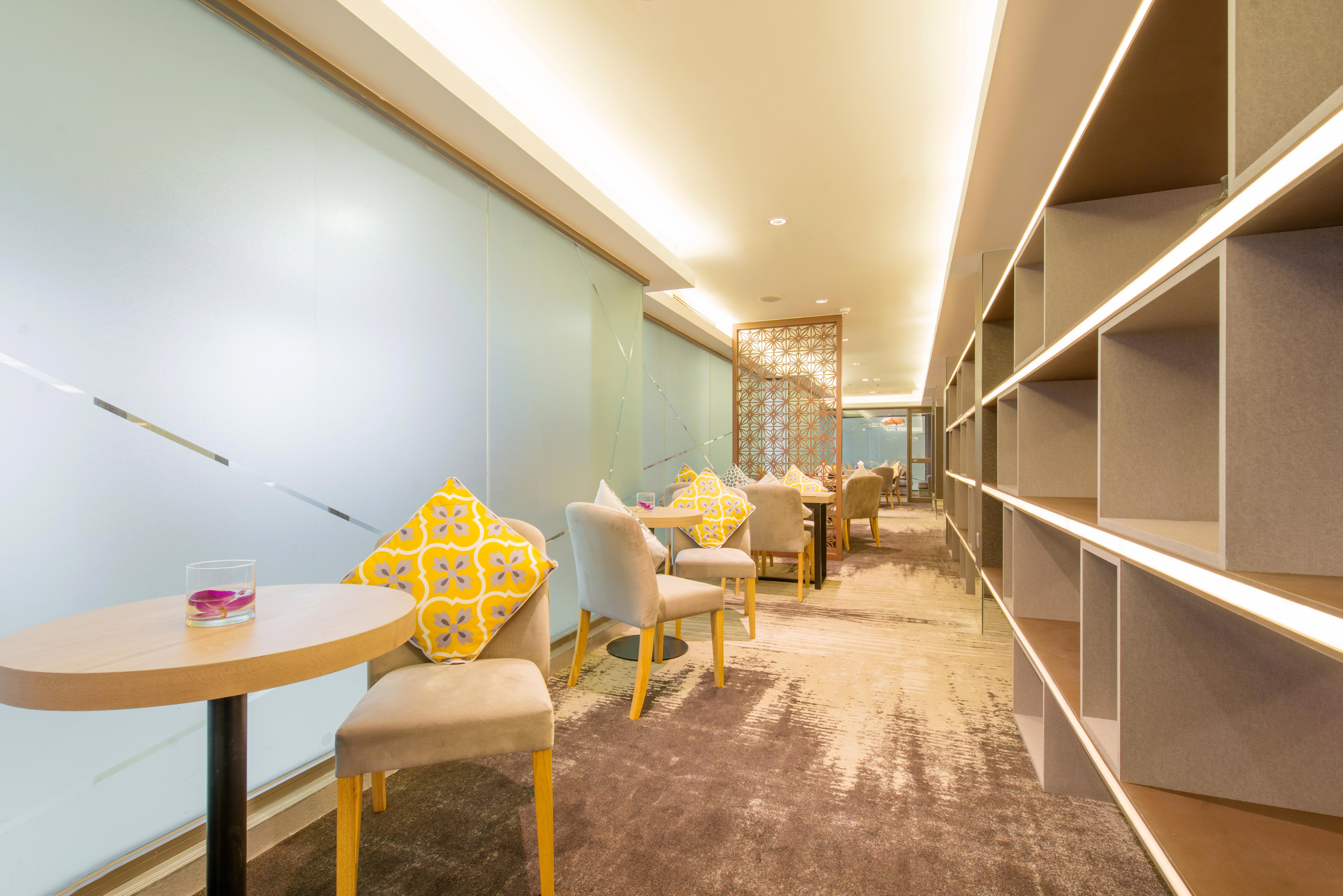 Eastin Grand Hotel Saigon Ho Chi Minh-Byen Eksteriør billede The interior of the lounge